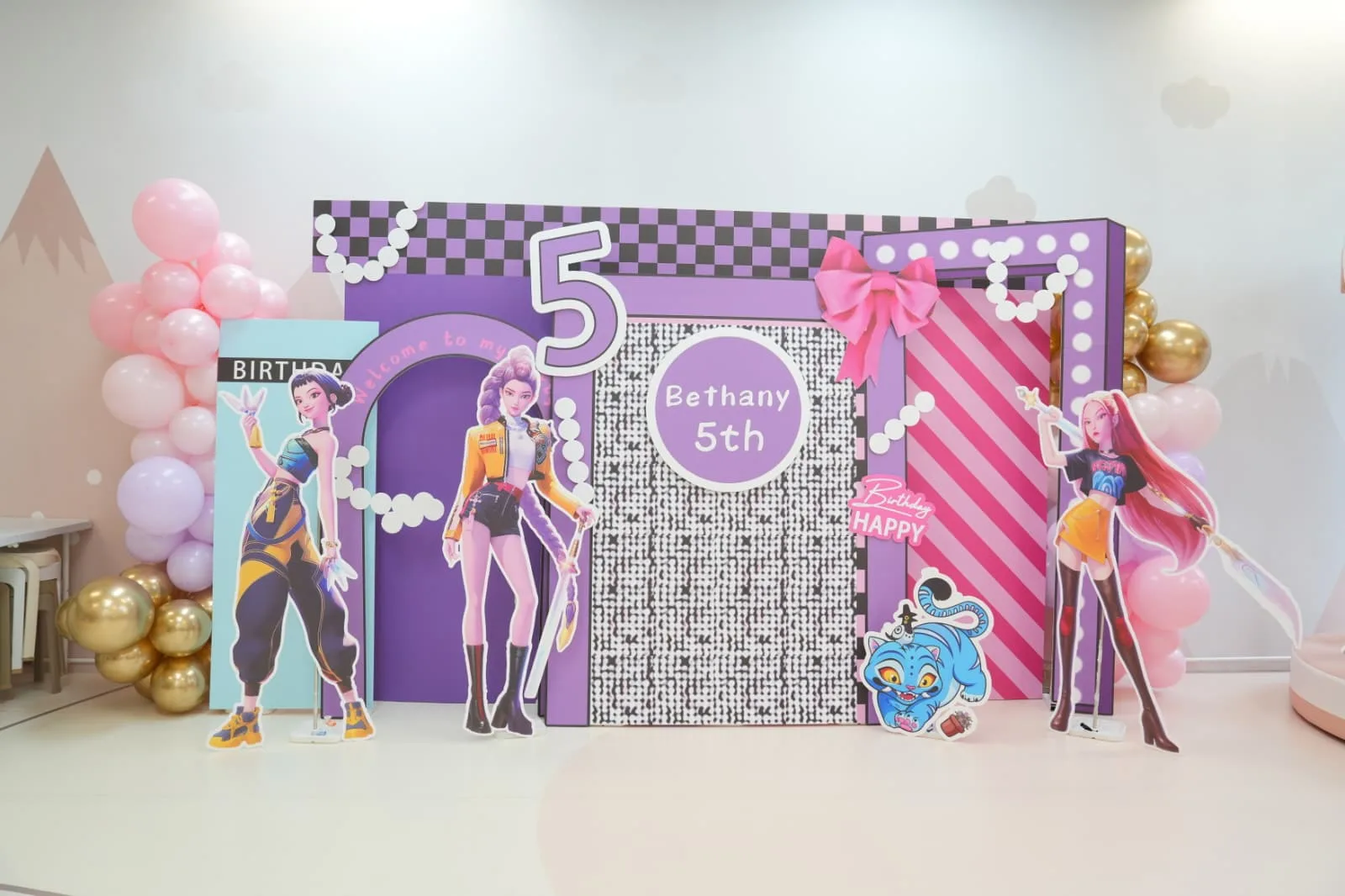 What to Do at a 5-Year-Old's Birthday? Face Painting + Balloon Twisting + Magic — An 80-Guest Playbook